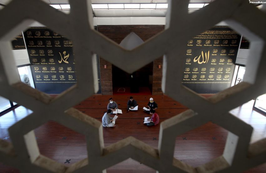 Aktivitas para Penghafal Al-Quran, Menghafal Meski dalam Keterbatasan