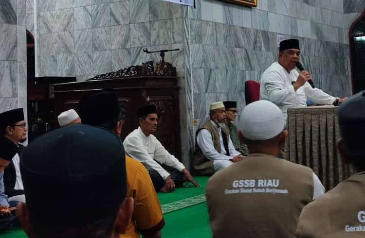 Wakil Gubernur Riau Shalat Subuh Berjamaah di Masjid Nurussalam Labuh Baru Timur