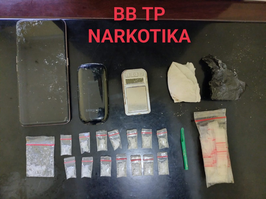 Lari Lewat Kolong dan Buang Sabu Saat Digerebek, Nelayan di  Rohil Ditangkap Polisi