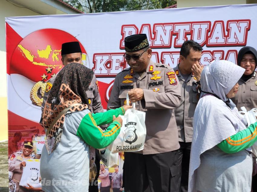 150 Petugas Kebersihan Dapat Sembako dari Kapolres Kampar