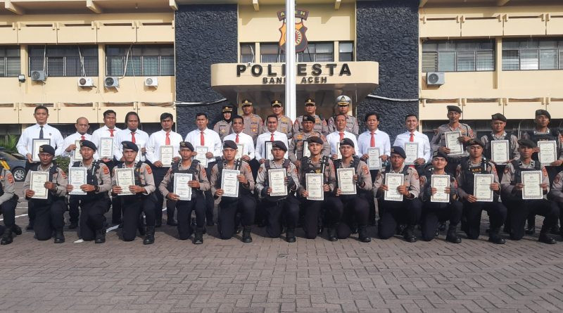 31 Personil Berprestasi di Jajaran Polresta Banda Aceh Terima Penghargaan