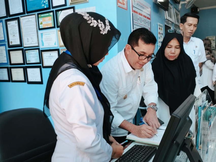 Pj Wali Kota Sidak Pelayanan Puskesmas Kuta Alam