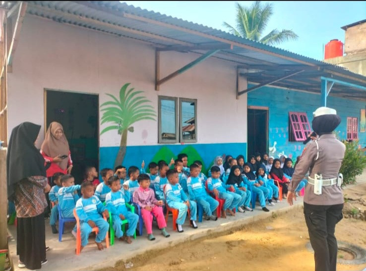 Edukasi Usia Dini, Satlantas Polres Rohil Gelar Polsanak di RA Permata Hati