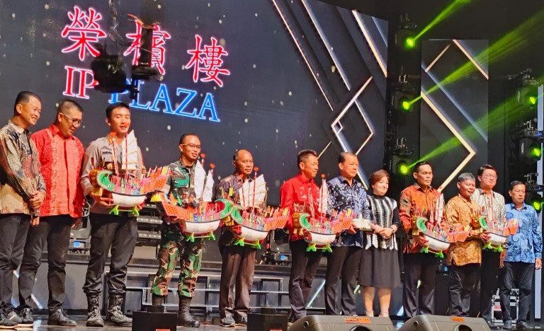 Bupati Hadiri Malam Kesenian dan Peresmian Even Bakar Tongkang Tahun 2023