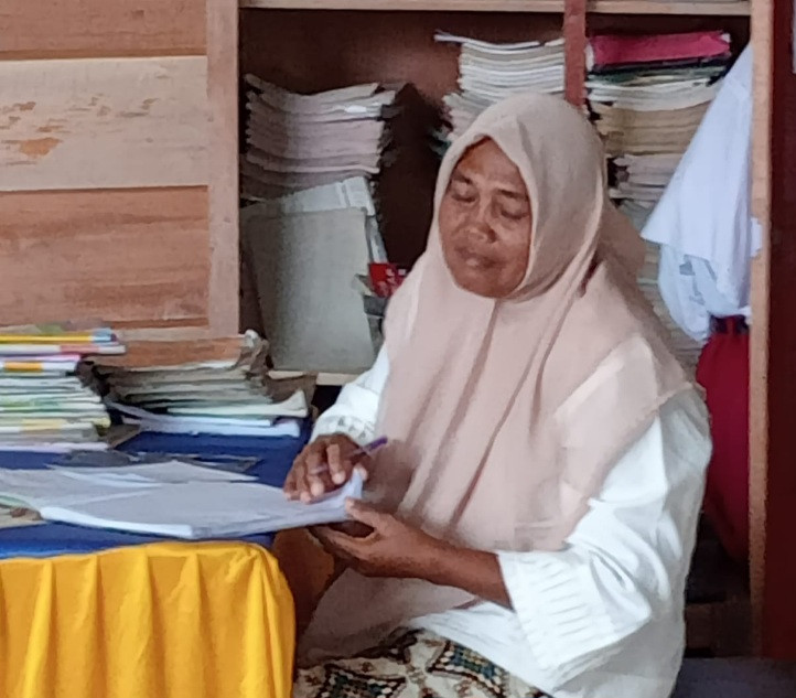 Kisah Pilu Juliani, 17 Tahun Jadi Tenaga Honor Guru SD, Berharap Ada Pengangkatan PNS dan PPPK
