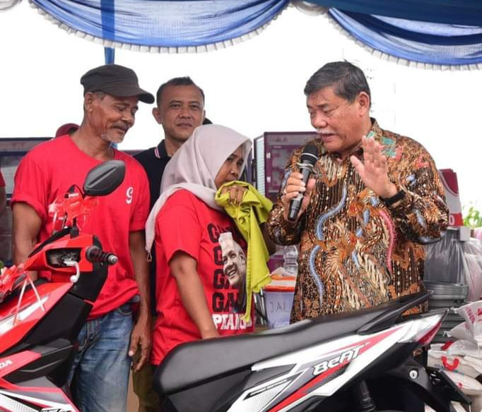 Warga Batang Kuis ini Menangis Sesenggukan
