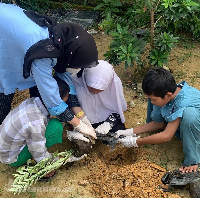 Penyuluhan, Pelaksanaan dan Evaluasi Pemilahan Sampah oleh Anggota KKN Integrasi 2023 UNRI di Panti Asuhan Al Muzakki