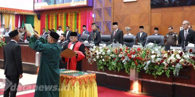 Hadiri Pelantikan Ketua DPRA, Penjabat Gubernur Ajak DPR Perkuat Kerja Sama