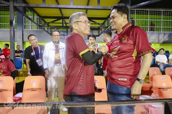 Bupati Barru Boyong Seluruh Pimpinan OPD Berikan Dukungan PSM Makassar di Stadion Gelora BJ Habibie Kota Parepare