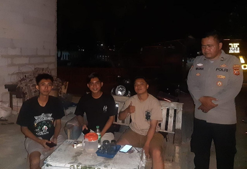 Anggota Polsek Pedes Polres Karawang Gencarakan Keamanan Lingkungan Masyarakat
