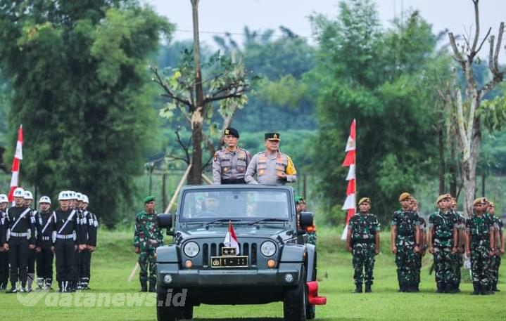 Di Bawah Guyuran Hujan Kapolda Sumut Pimpin Gelar Pasukan Ops Mantap Brata 2023-2024