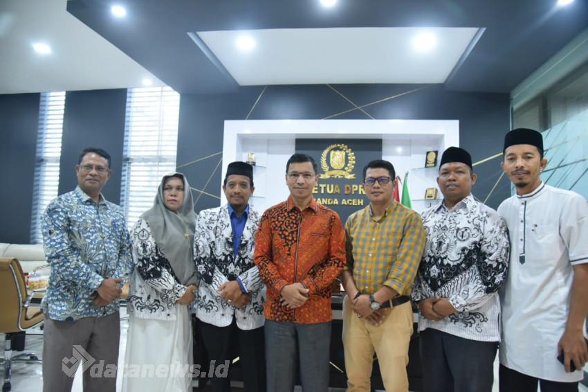 Ketua DPRK: Guru, Tulang Punggung Pembangunan SDM