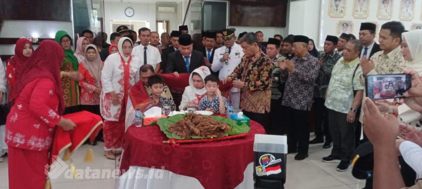 Berlinang Air Mata Melepas Akhir Jabatan Bupati Deli Serdang,