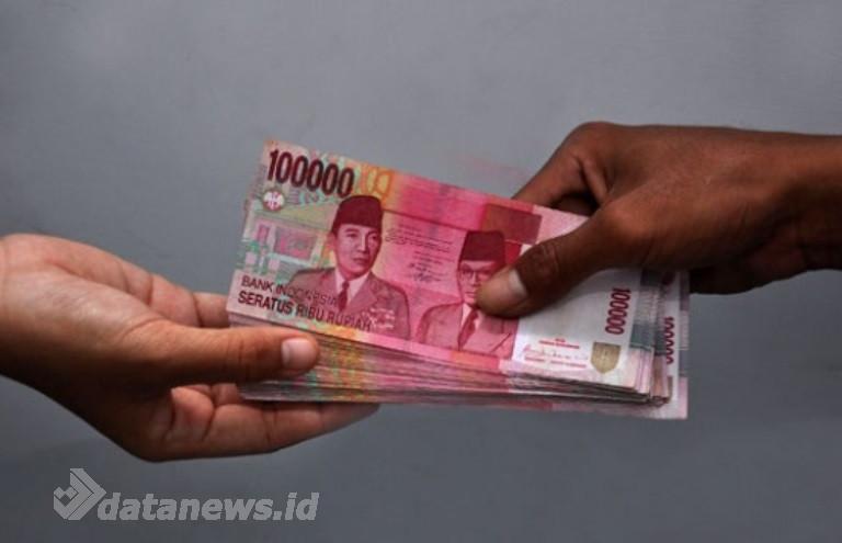 Hukum Menerima Uang Tanpa Bekerja