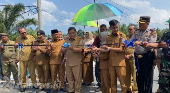 Bupati Deli Serdang Resmikan Jembatan Desa Paluh Manan