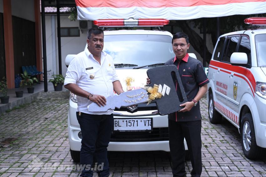 Ketua DPRK Banda Aceh Realisasikan Ambulans untuk Tiga Gampong
