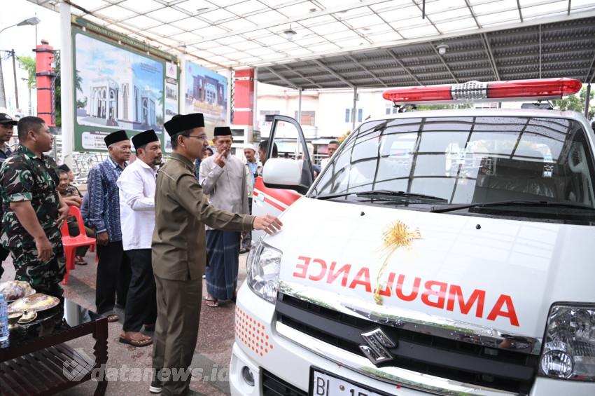 Gampong Lamdingin Terima Mobil Ambulans