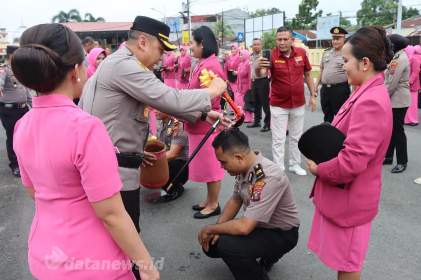 Kapolresta Deli Serdang Pimpin Upacara Kenaikan Pangkat Personil