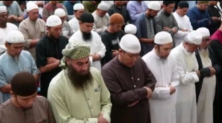 Apakah Shaf yang Terpotong Membatalkan Shalat Berjama&rsquo;ah?