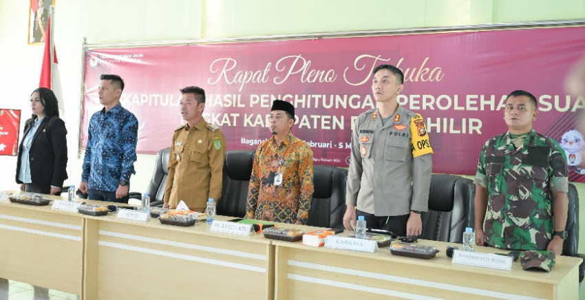 Hadiri Rapat Pleno Terbuka Rekapitulasi Suara Tingkat Kabupaten, Bupati Rohil Apresiasi Kinerja KPUD