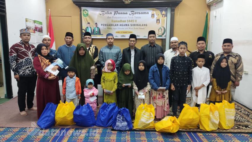 Ketua Pengadilan Agama Sidikalang Gelar Bukber dan Santuni Anak Yatim