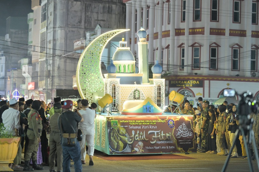 Bupati Rohil Beserta Forkompinda  Lepas Peserta Pawai Takbir Idul Fitri 1445 H