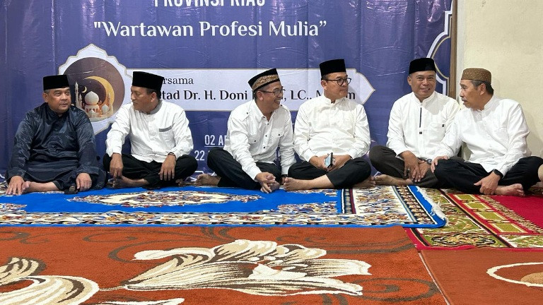Luar Biasa, Buka Puasa Bersama PWI Riau Dihadiri Tiga  Mantan Gubri