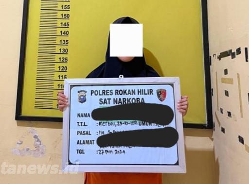 Rumah Dijadikan Tempat Transaksi Sabu, Polisi Tangkap  IRT  Bersama BB dalam Rumahnya