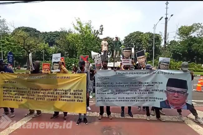 Warga Minta Mendagri Copot Pj Gubernur Aceh