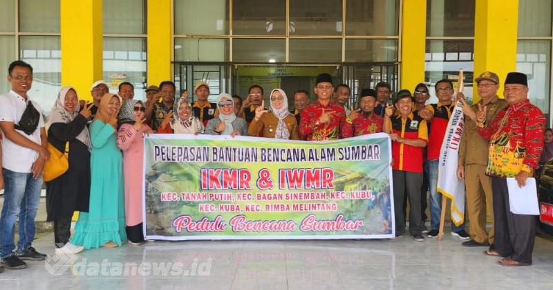 Peduli Korban Bencana Alam di Sumbar, Ketua IKMR Bersama Camat Tanah Putih  Lepaskan Salur Bantuan