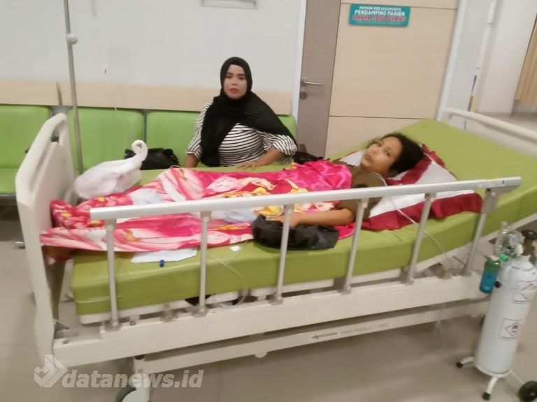 Forum Wartawan Bagan Batu Berikan Bantuan Donor Darah Kepada Penderita Tumor