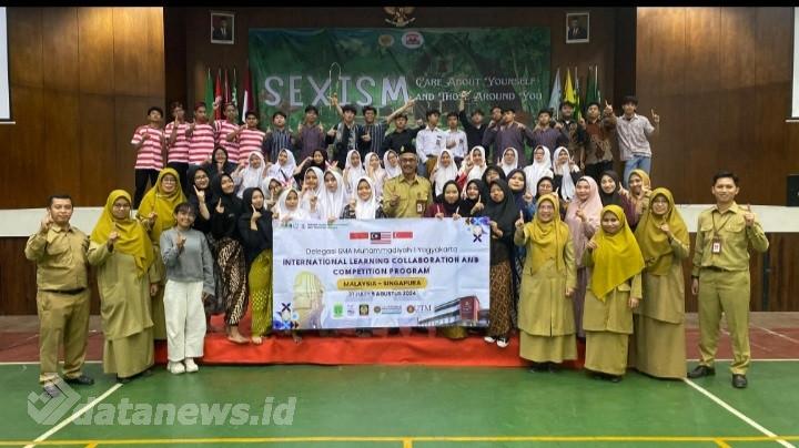 46 Peserta Didik SMA MUHI Yogyakarta Berkenjung ke Malaysia dan Singapura