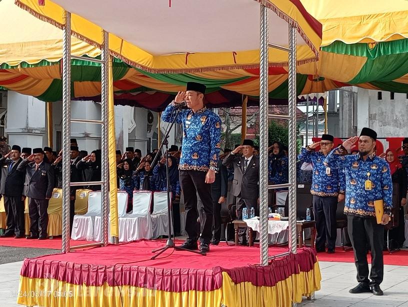 Pimpin Upacara Hari Ke 17, Bupati Ingatkan OPD Untuk Memberikan Pelayanan Terbaik Kepada Masyarakat