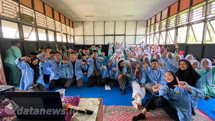 Mahasiswa Kukerta UNRI Sosialisasi Bahaya Pergaulan Bebas, Rokok, Napza dan Bullying di MTs Nurul Hidayah Pangkalan Tujuh