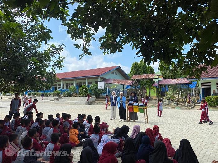 Mahasiswa Kukerta UNRI Lakukan Pembentukan Karakter Peduli Lingkungan pada Anak Usia Dini di SDN 015 Bukit Gajah