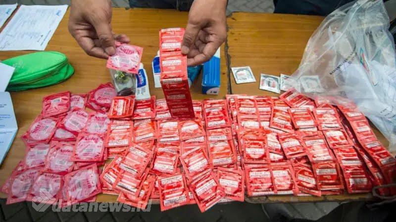 Pemerintah Sediakan Alat Kontrasepsi Untuk Pelajar Remaja, Nalarnya Dimana?