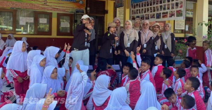 Mahasiswa Kukerta MBKM UNRI 2024 Sosialisasi PHBS di SDN 019 Bukit Meranti