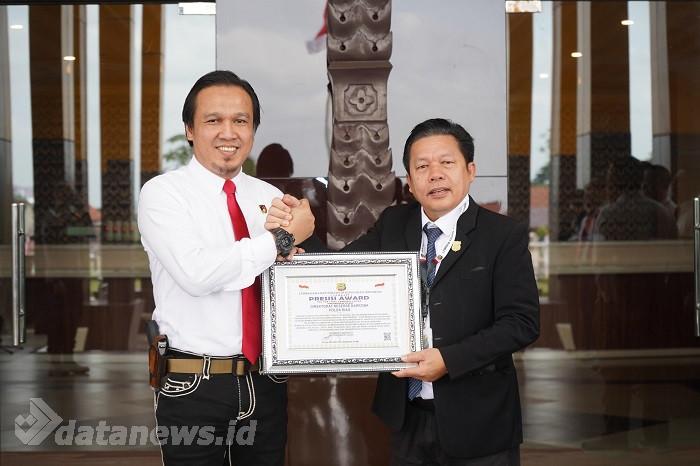 Kinerja Gemilang, Polda Riau Terima Presisi Award dari Lemkapi