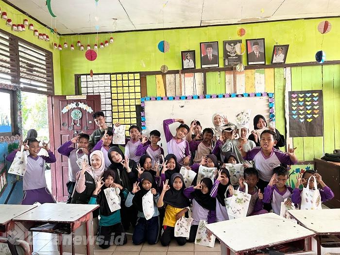Kukerta MBKM UNRI Ajarkan Seni Ramah Lingkungan: Pengenalan dan Pembuatan Ecoprint Bersama Pelajar SDN 18 Siak Kecil