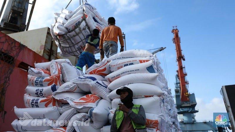 Indonesia Diprediksi Jadi Importir Beras Terbesar Dunia