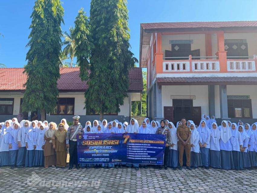 Satlantas Polres Pidie Saweu Sikula
