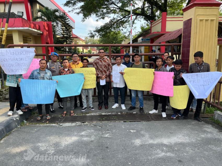 Massa Desak Kapoldasu Ungkap Tuntas Kasus PPPK Madina