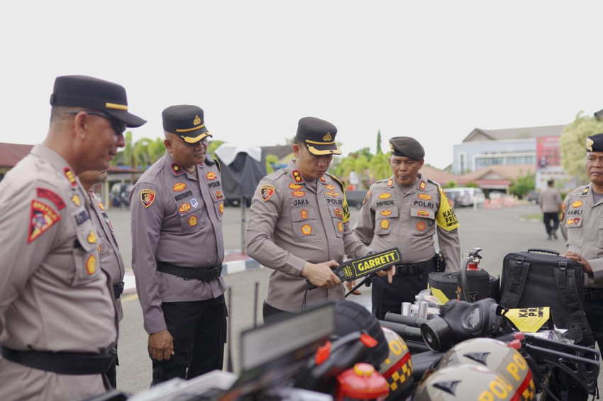 Kapolres Pidie Cek Peralatan dan Perlengkapan Satsamapta