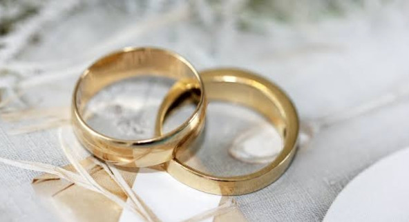 Hukum Menikahi Wanita yang Masih Awam