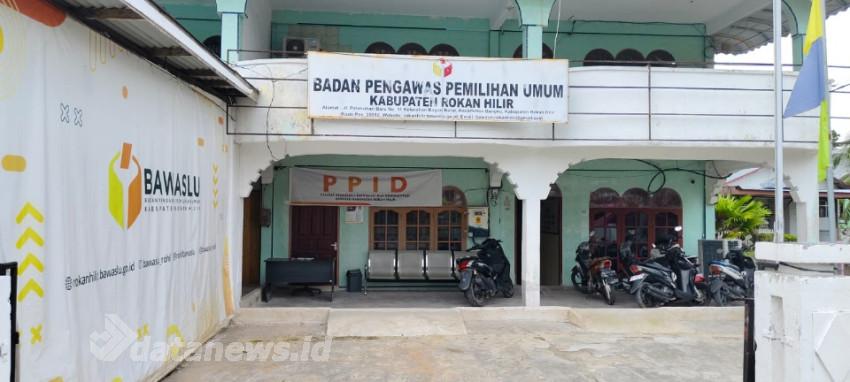 Bawaslu Rohil Ingatkan Masyarakat Jangan Bawa Gawai di Bilik Suara, Ada Sanksi Pidana Menanti