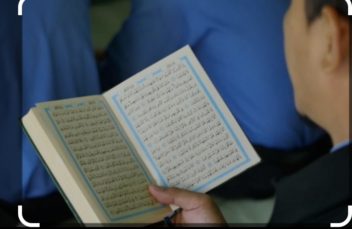 Hukum Membaca Al Qur'an Tanpa Suara