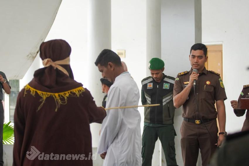 Enam Pelanggar Syariat di Banda Aceh Dieksekusi Cambuk