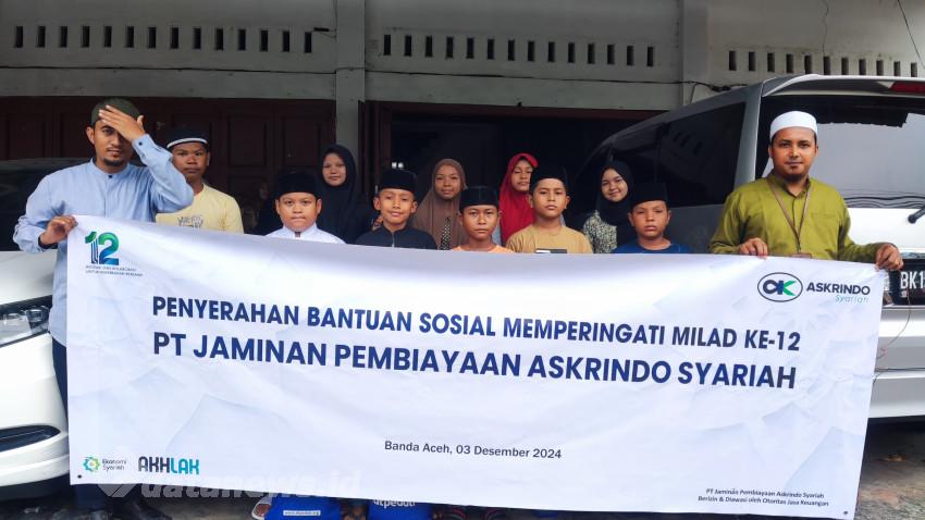 Milad ke-12, Askrindo Syariah Bersama DT Peduli Salurkan 50 Paket Sembako dan Santunan