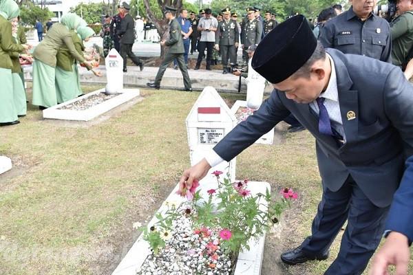 Pimpinan DPRD Pekanbaru Sementara Bersama Forkopimda Ikuti Upacara Ziarah Nasional Peringatan HUT Ke-79 TNI