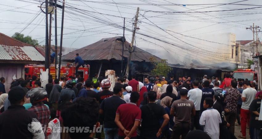 Di Pidie Sijago Merah Lahab Rumah Penduduk, BPBD Kerahkan Damkar